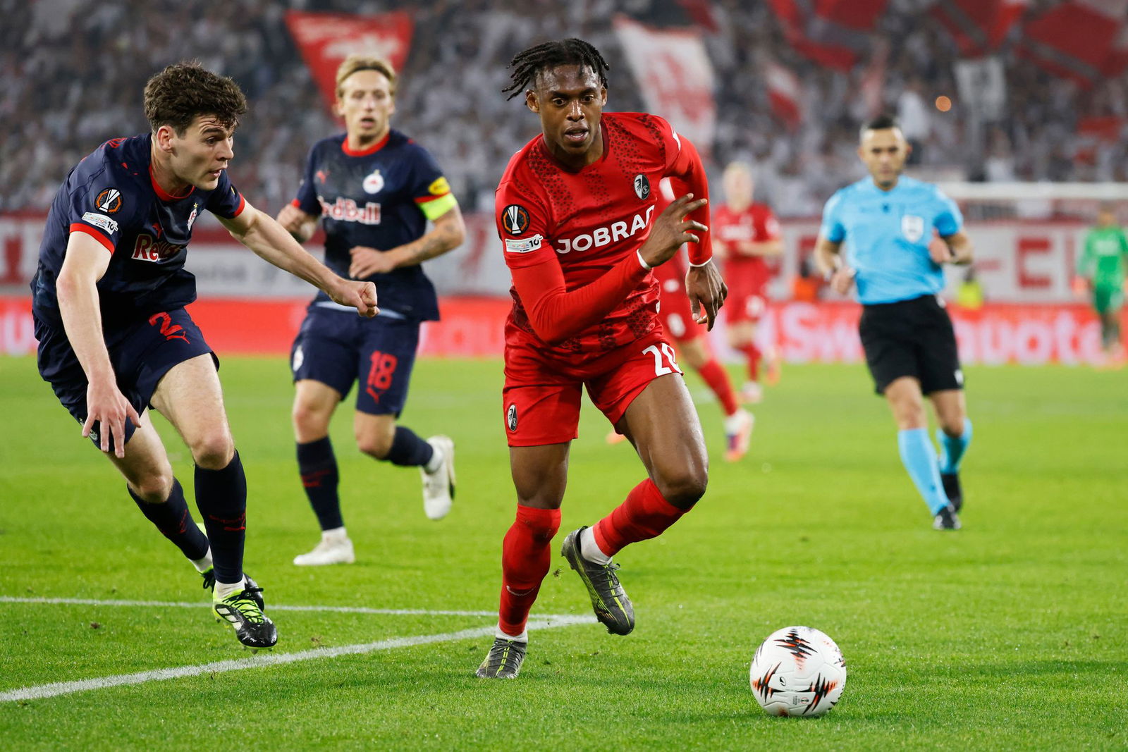 Jacob Rasmussen (l) spielt künftig für den 1. FC Kaiserslautern. (Archivbild)