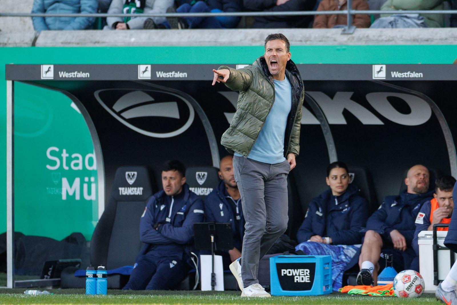 Unter Strom: Karlsruhes Trainer Christian Eichner in Münster.