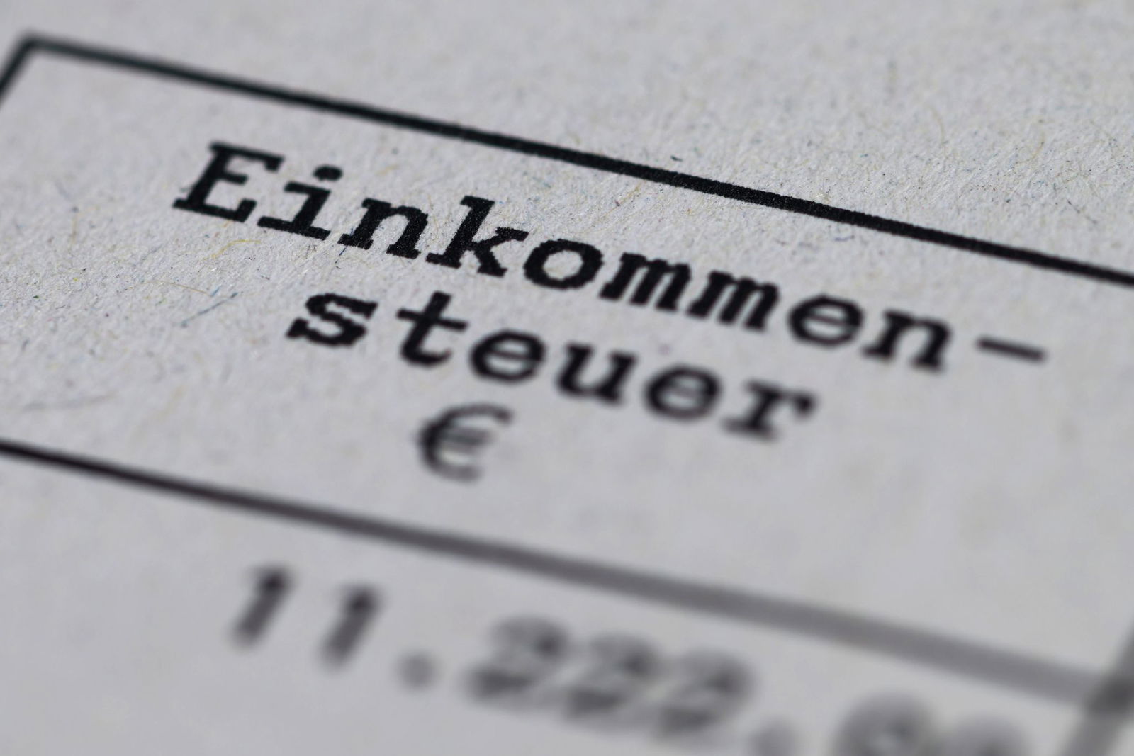 Die Steuerbescheide sollen 2027 in Rheinland-Pfalz vor allem elektronisch übermittelt werden.