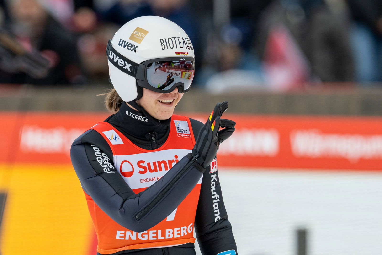 Agnes Reisch sieht noch viel Potenzial beim Zuschauerzuspruch im Frauen-Skispringen.