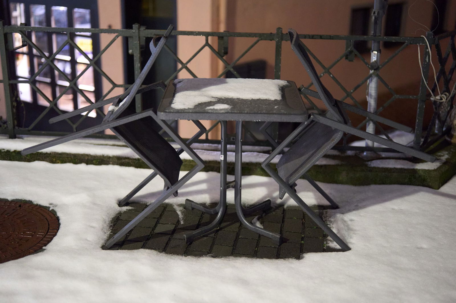 Der Winter zeigt sich mit Schnee und Glätte. 