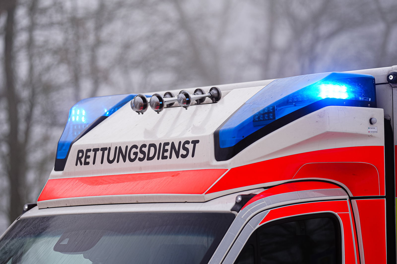 Rettungsdienst mit Blaulicht
