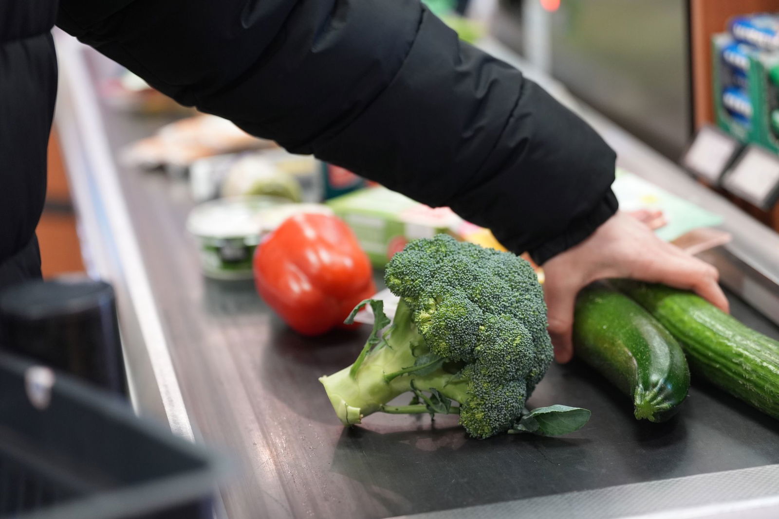 Die in Bayern und Baden-Württemberg weit verbreitete Supermarktkette Feneberg möchte sich mit einem Schutzschirmverfahren sanieren. (Symbolbild)