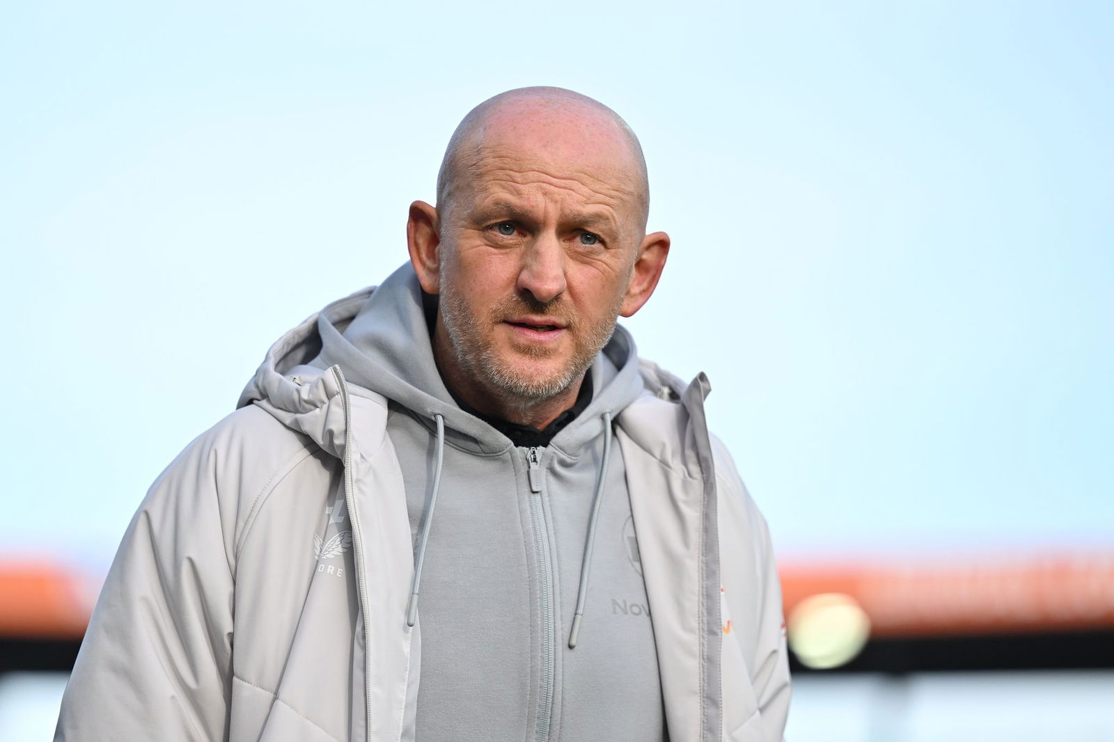 Kaiserslauterns Trainer Torsten Lieberknecht steht mit seinem Team gleich zum Jahresauftakt unter Druck. (Archivbild)