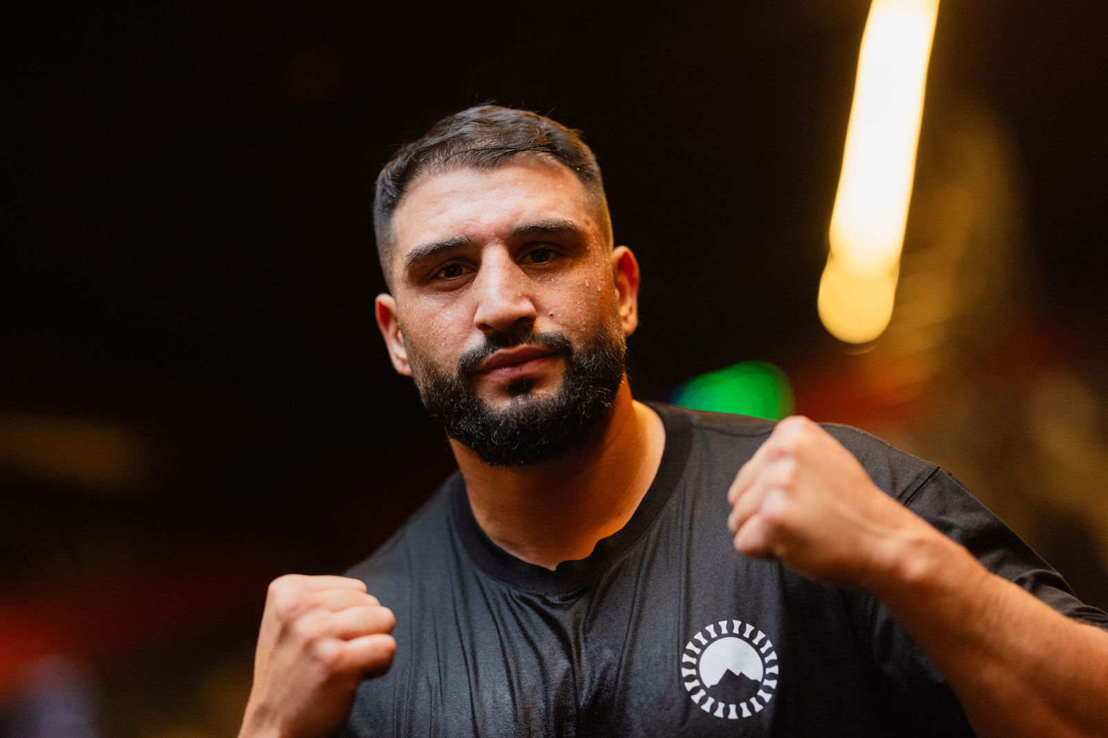 Agit Kabayel feiert einen K.o.-Sieg in Oberhausen.