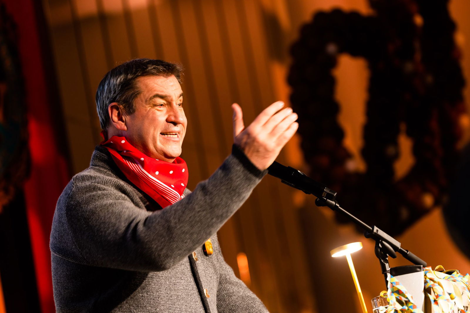 Der bayerische Ministerpräsident soll vor das Narrengericht. (Archivbild)