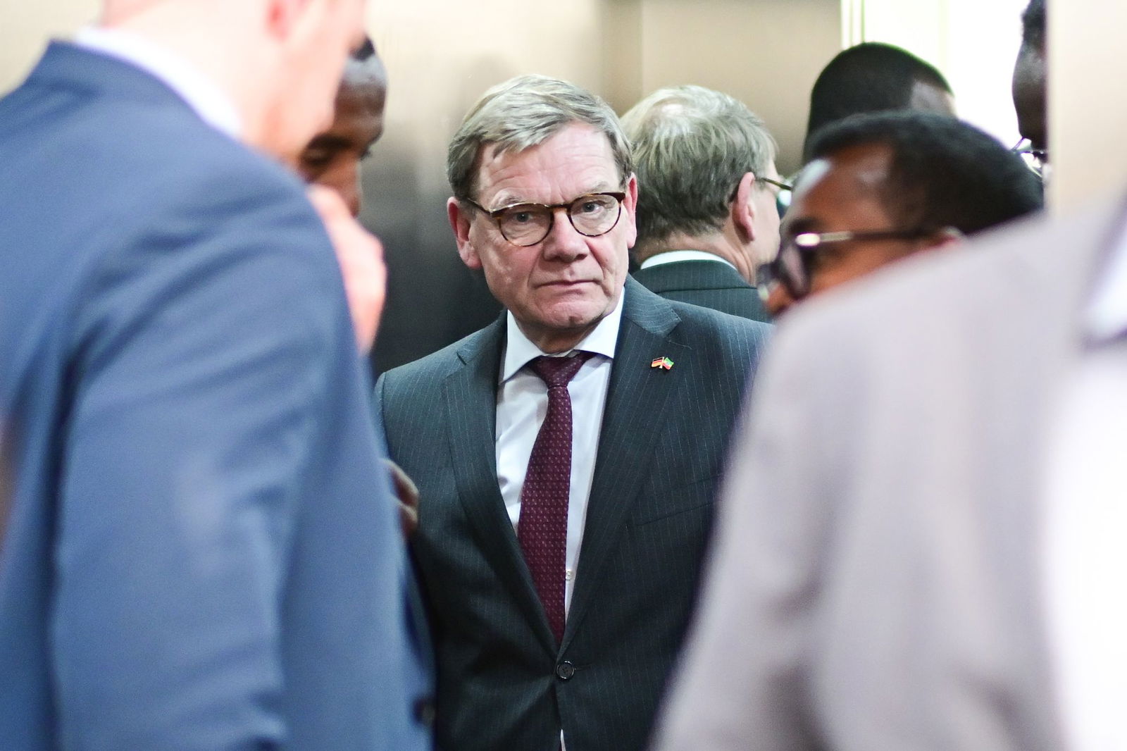  Deutschland weist nach der Festnahme einer mutmaßlichen Spionin für Russland einen Diplomaten der russischen Botschaft in Berlin aus, wie der Außenminister mitteilte. 