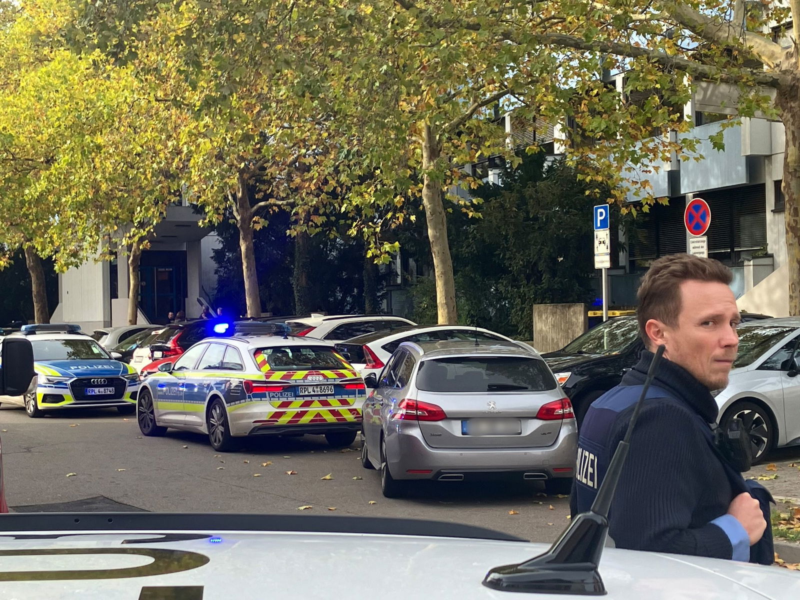 An der Karolina-Burger-Realschule plus in Ludwigshafen kommt es immer wieder zu Polizeieinsätzen. (Archivbild)