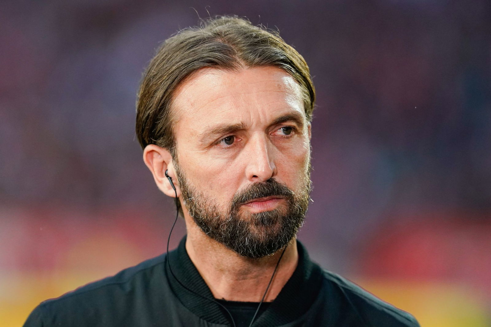 FCK-Sportchef Thomas Hengen droht mit Konsequenzen bei Fehlverhalten von Fans 