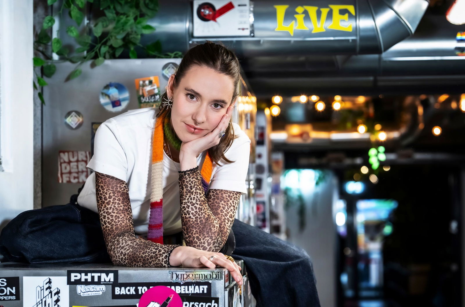 Malou Lovis ist in Wettringen (NRW) aufgewachsen.