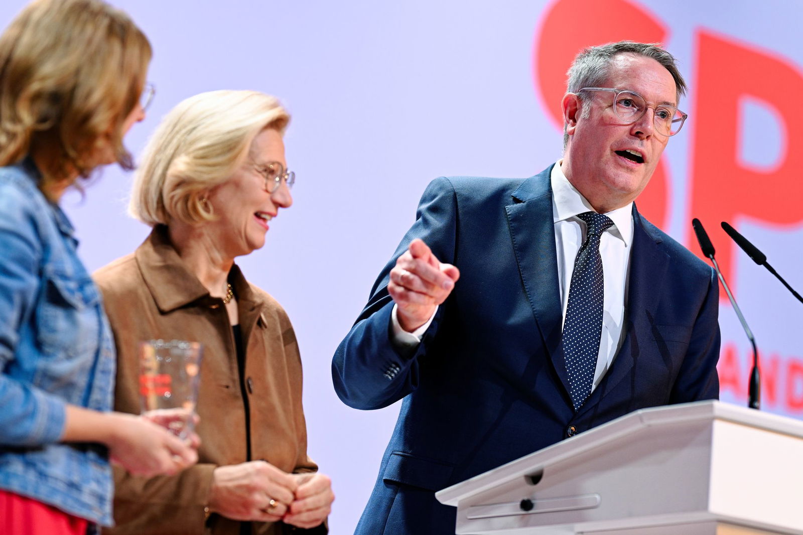 «Es bleibt beim Saarland, es bleibt bei Rheinland-Pfalz», sagt Schweitzer.