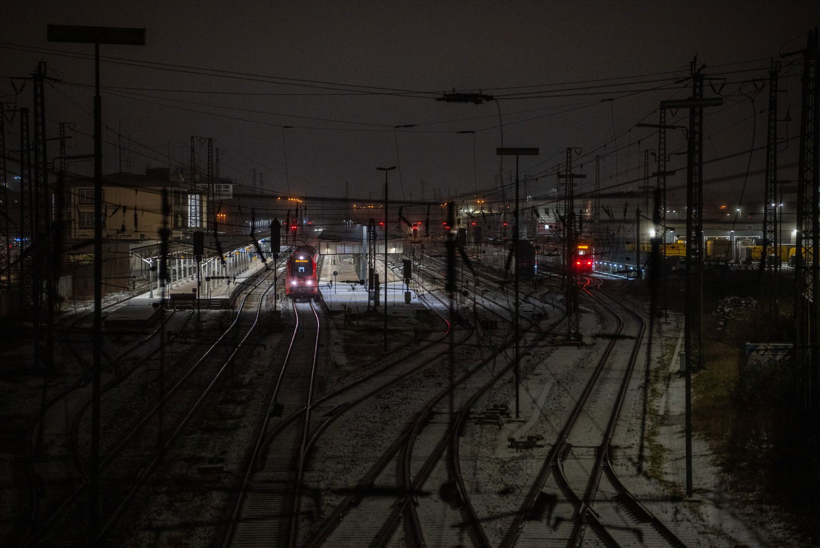 Wegen der aktuellen Wetterlage sind Regionalbahnen in Teilen von Rheinland-Pfalz mit gedrosseltem Tempo unterwegs.