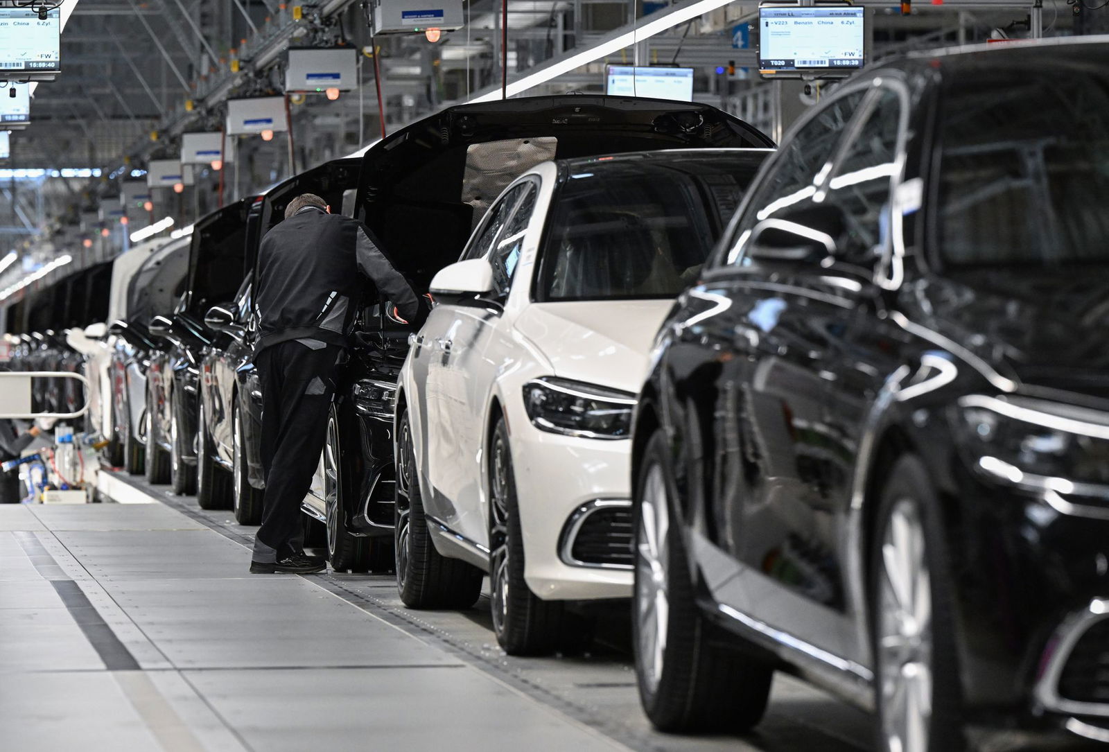 Mercedes-Produktion in Sindelfingen. Gerade im Premiumsegment ist die deutsche Autoindustrie stark. (Archivbild)