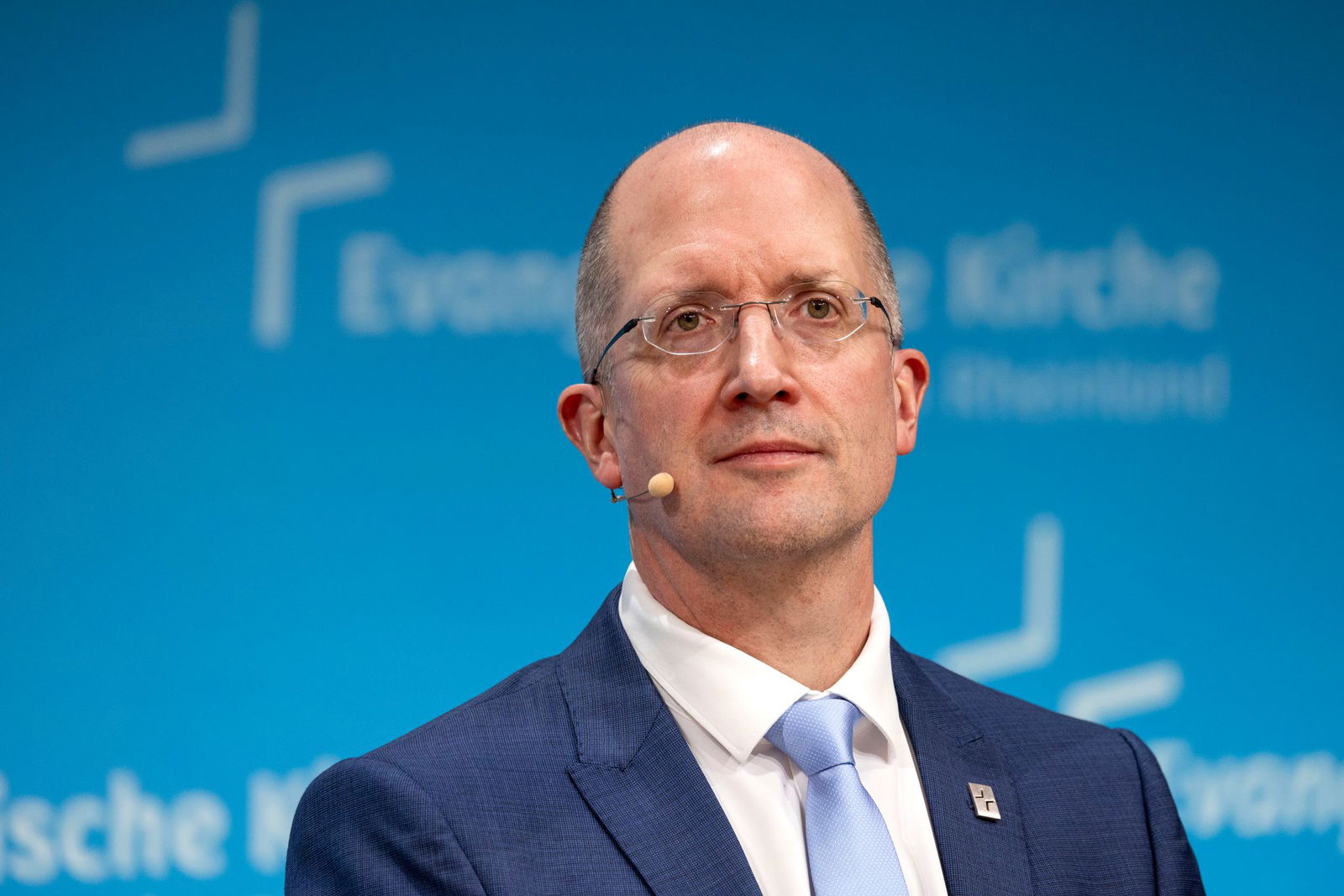 Die rheinische evangelische Kirche plant eine Finanzstrategie mit Millionen-Einsparungen. Die Kirche wolle jedoch trotz ihrer Geldprobleme für die Menschen da sein, so Präses Thorsten Latzel. (Archivbild)