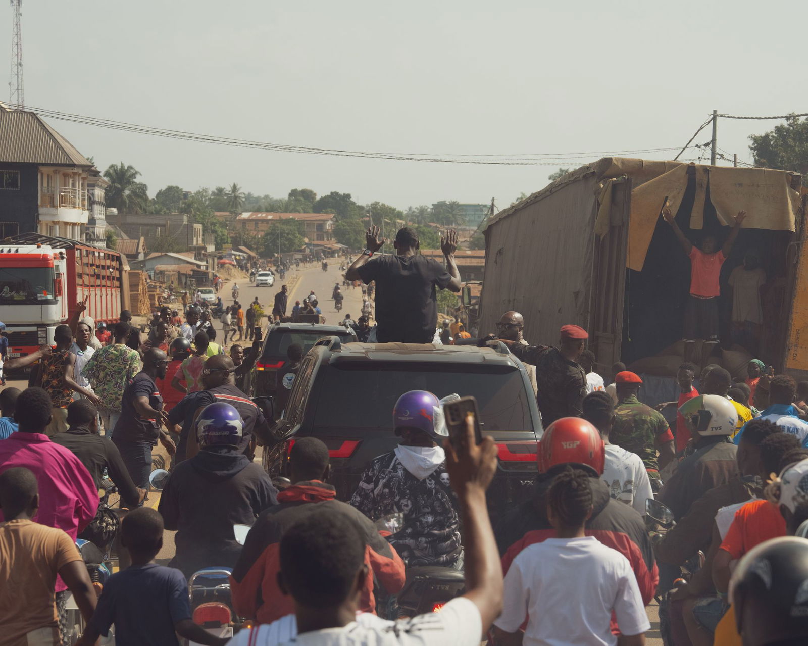 Antonio Rüdiger unterwegs im Heimatdistrikt seiner Mutter.