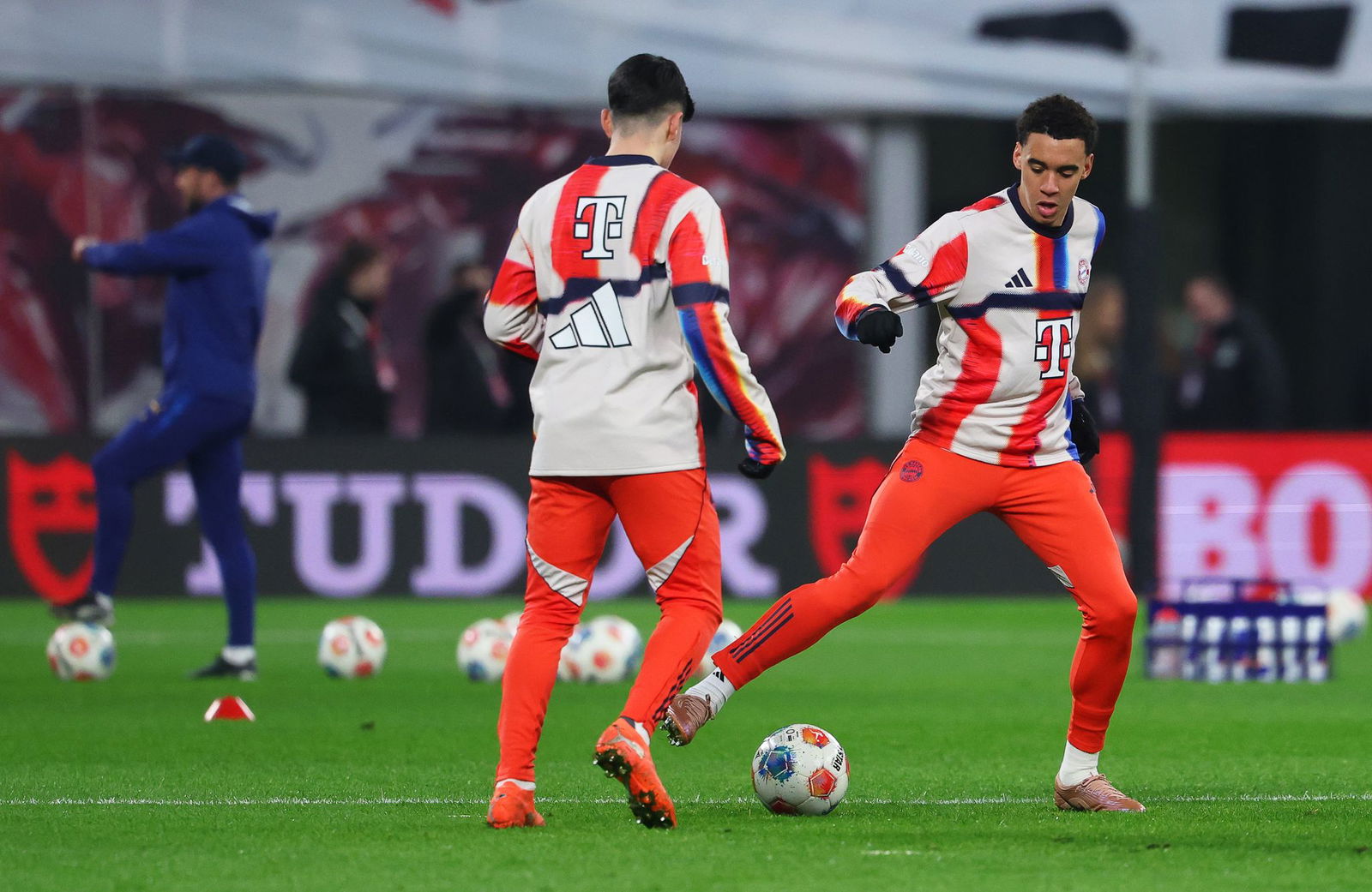 Jamal Musiala stand erstmals seit Sommer wieder im Bayern-Kader.