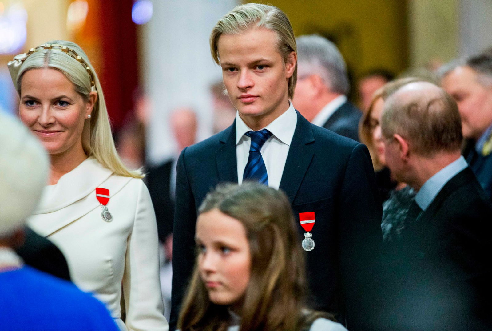 Marius Borg Høiby, der Sohn von Kronprinzessin Mette-Marit aus einer früheren Beziehung, ist in 38 Punkten angeklagt - unter anderem wegen Vergewaltigung. 