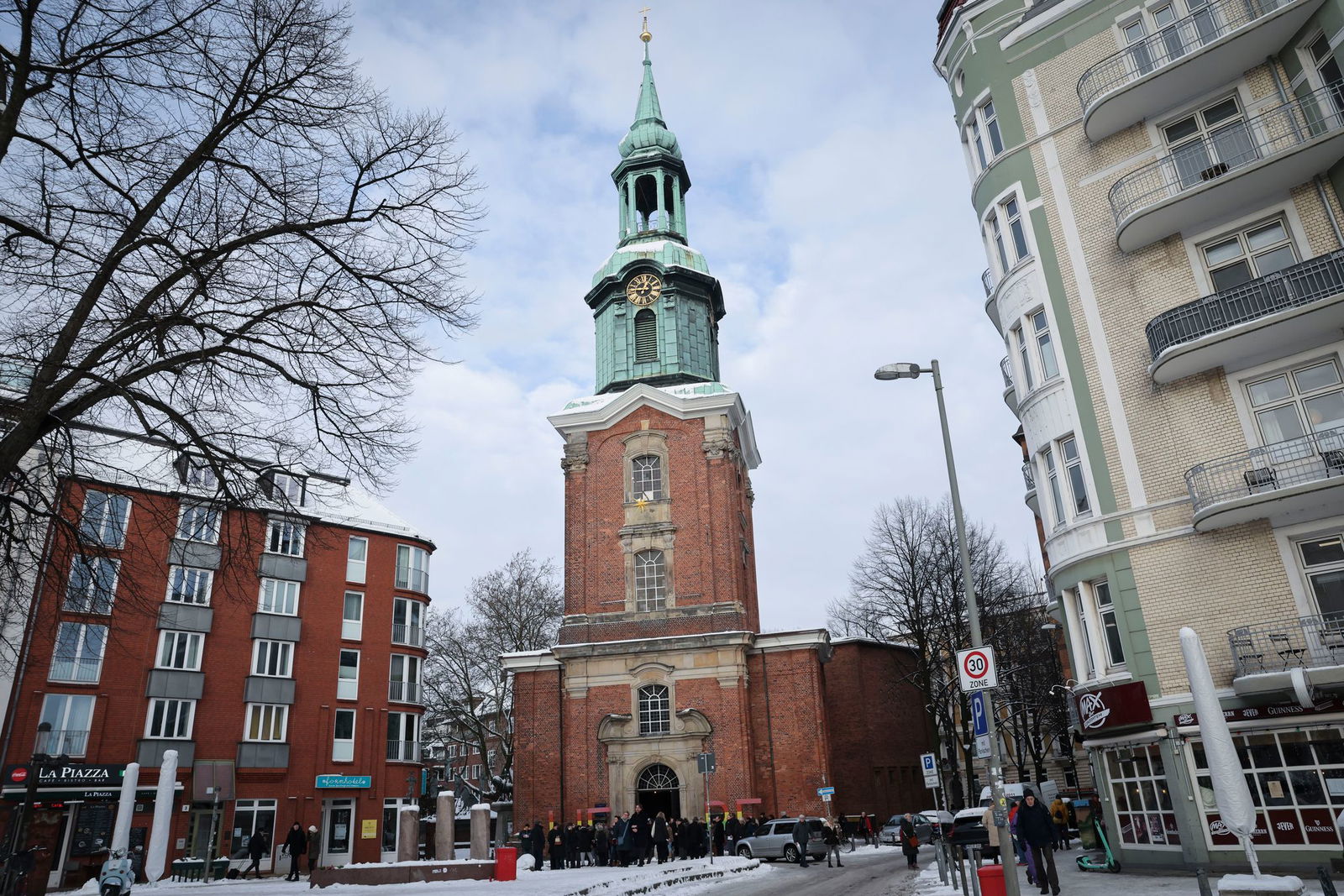Becker war in dem Stadtteil zuhause und engagierte sich in zahlreichen Bereichen. 