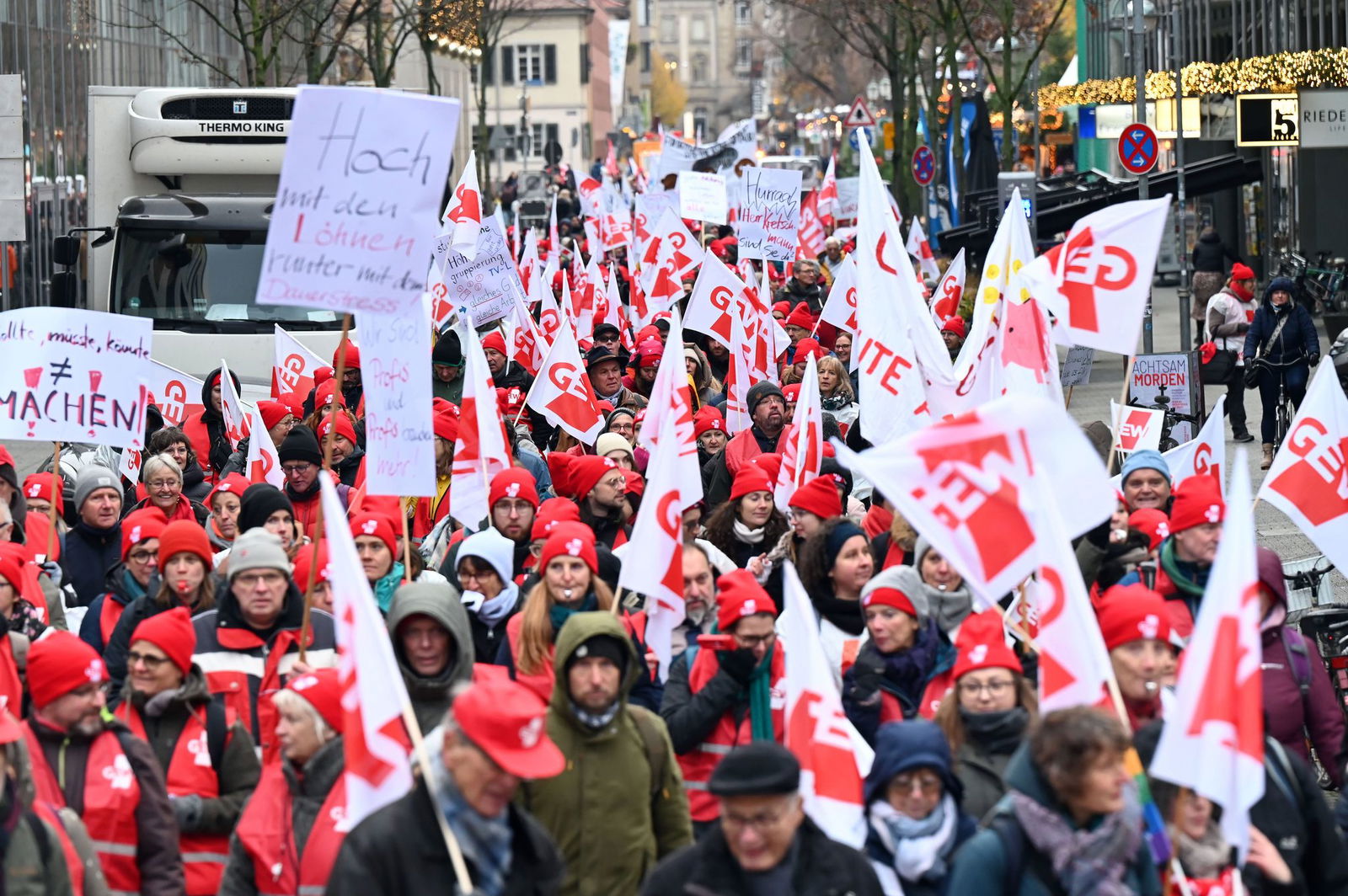 Die Bildungsgewerkschaft GEW ruft in Baden-Württemberg am Donnerstag zu einem Warnstreik auf. (Archivbild)