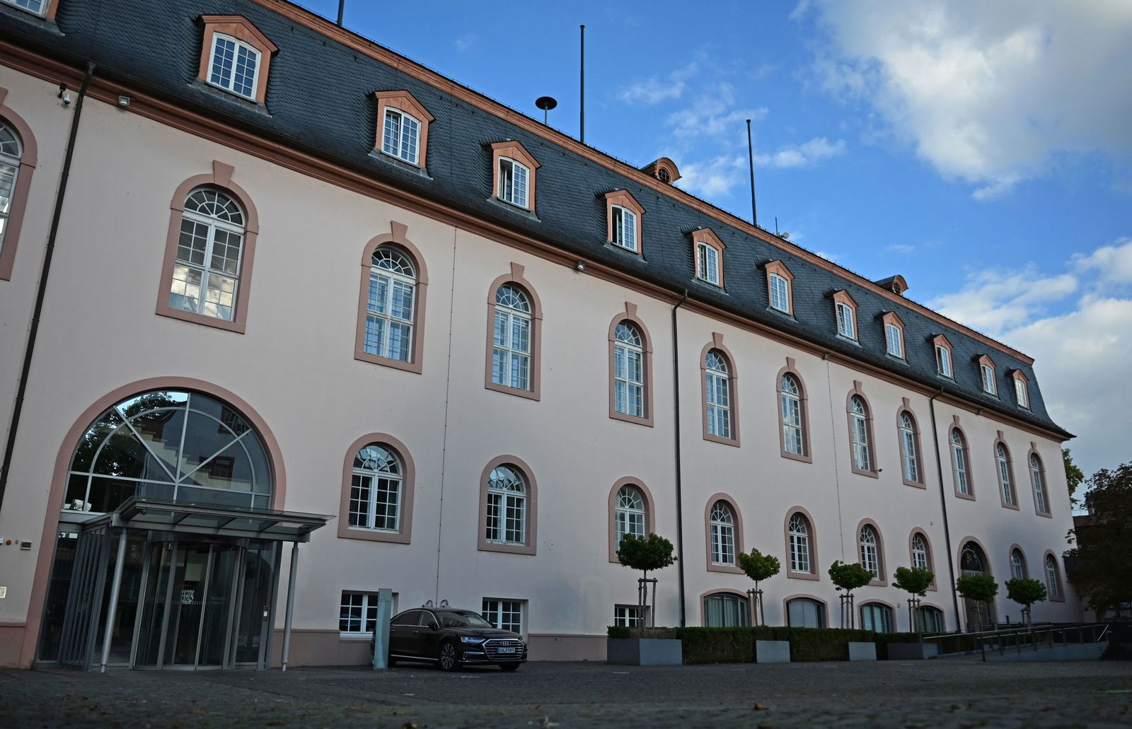Bleibt sie in SPD-Hand oder steuert hier künftig ein CDU-Politiker die Geschicke von Rheinland-Pfalz? Die Staatskanzlei in Mainz. (Archivfoto)