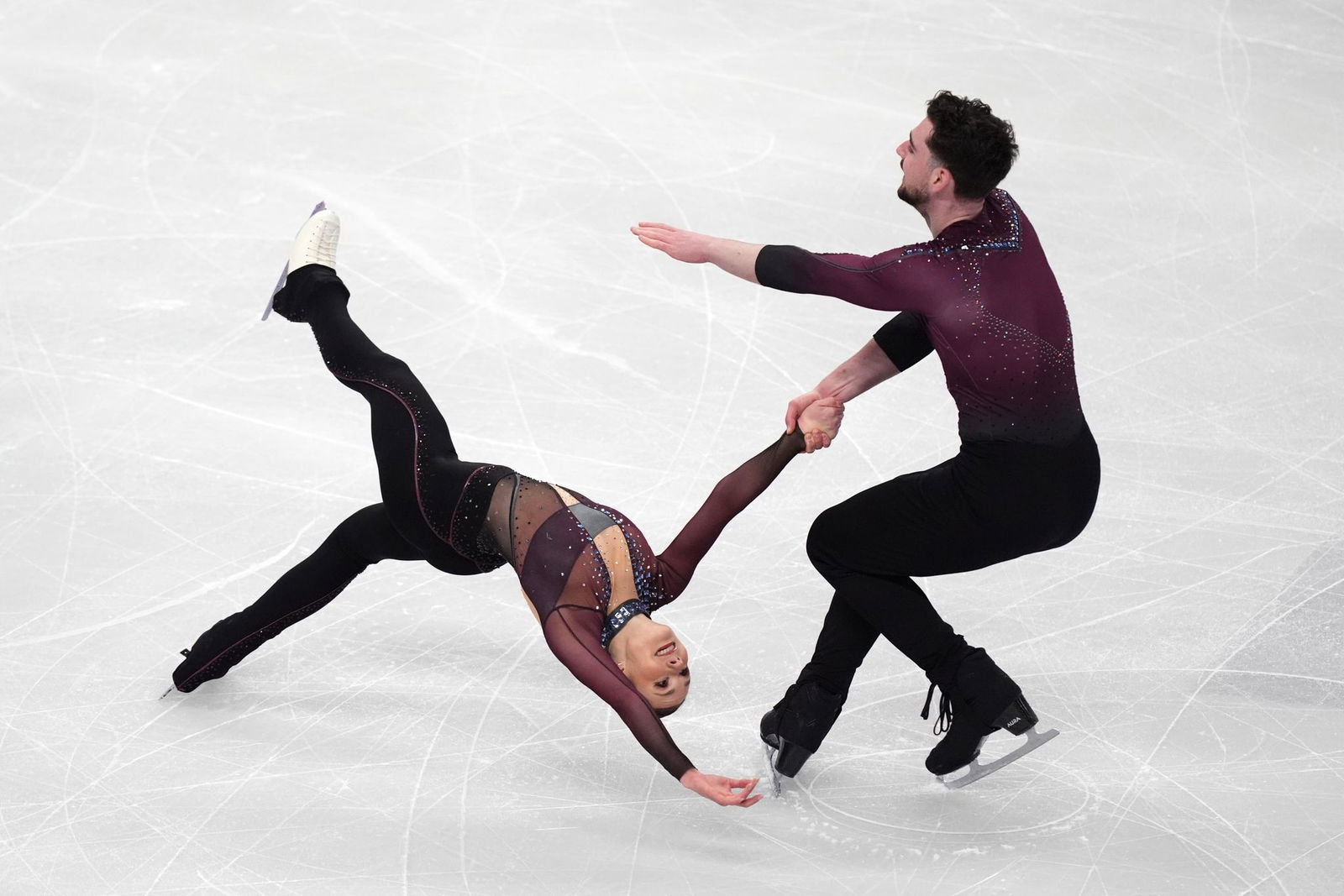 Annika Hocke und Robert Kunkel belegten bei der Eiskunstlauf-EM den vierten Platz.