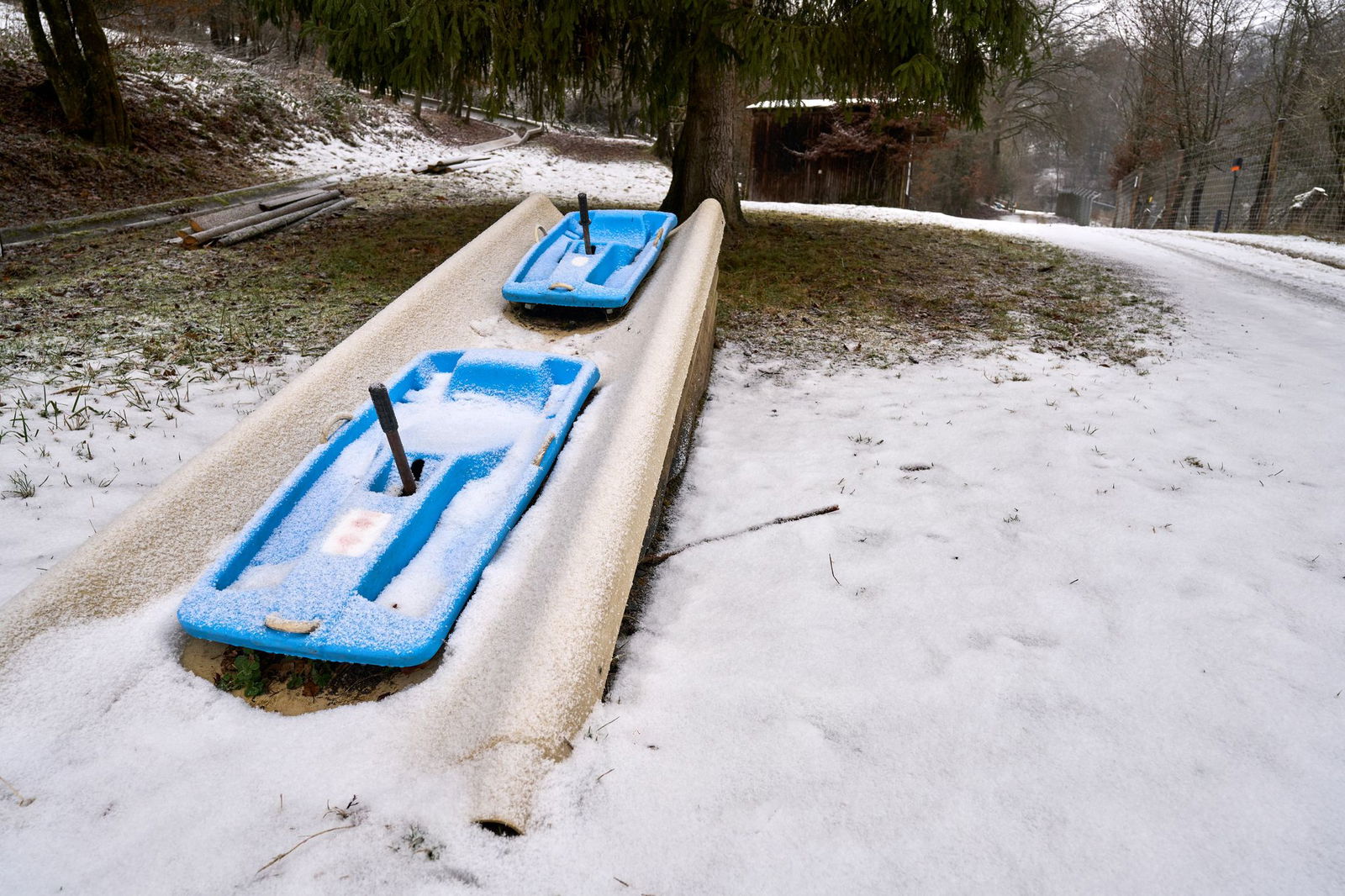 Schlitten lassen sich an diesem Wochenende je nach Region gut fahren.