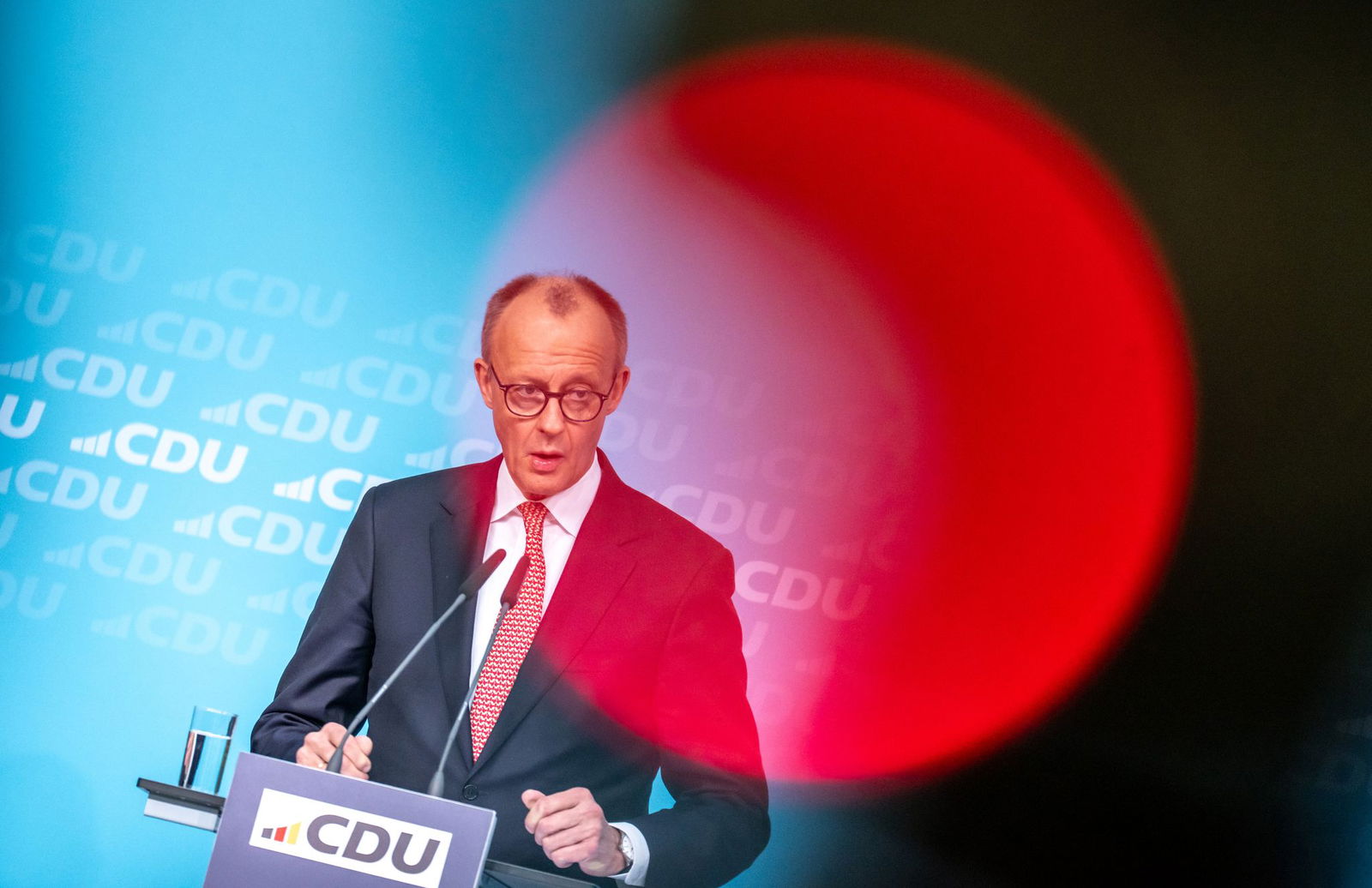«Unsere Wirtschaft ist noch nicht wieder ausreichend in Schwung», sagt Friedrich Merz. 