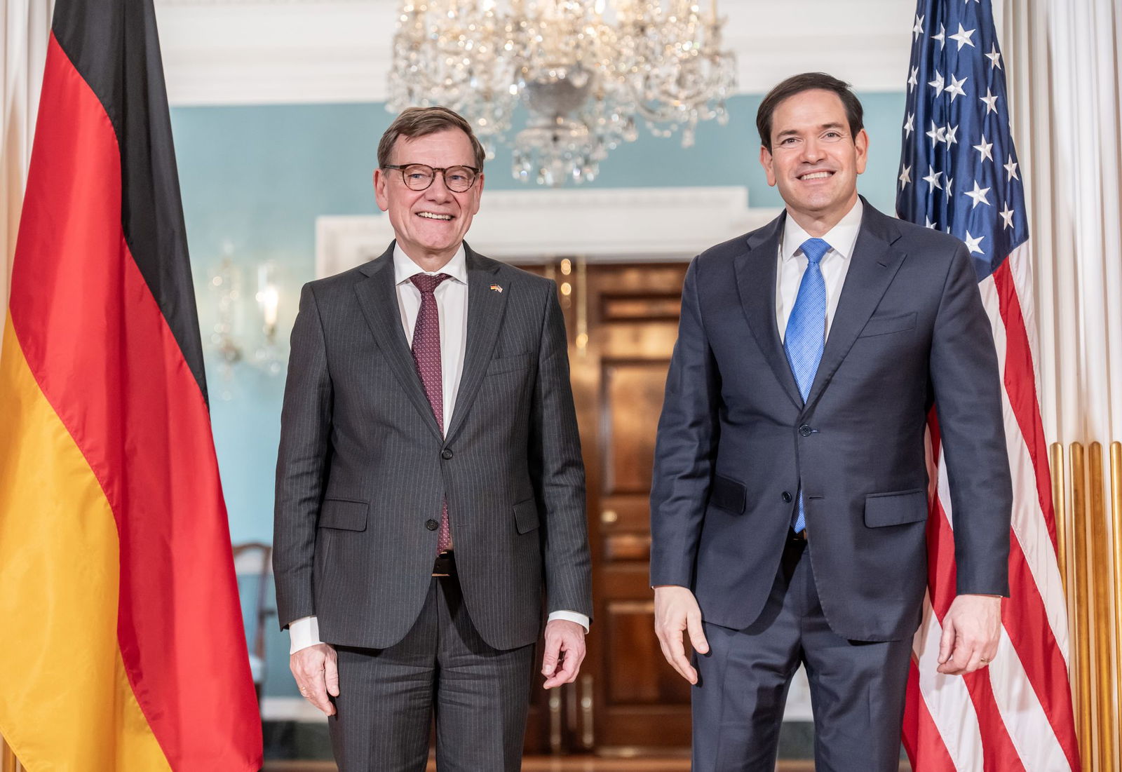 Beim Gespräch von Außenminister Johann Wadephul (l., CDU) mit seinem US-Kollegen Marco Rubio geht es auch um die Drohungen von US-Präsident Donald Trump gegen Grönland.