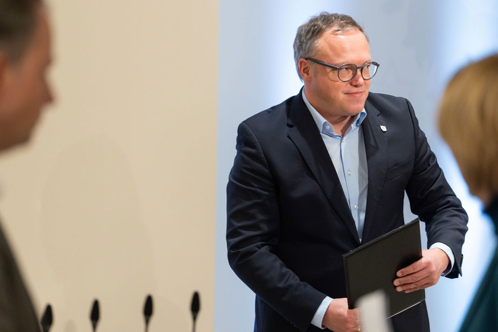 Die TU Chemnitz will Mario Voigt den Doktortitel entziehen.