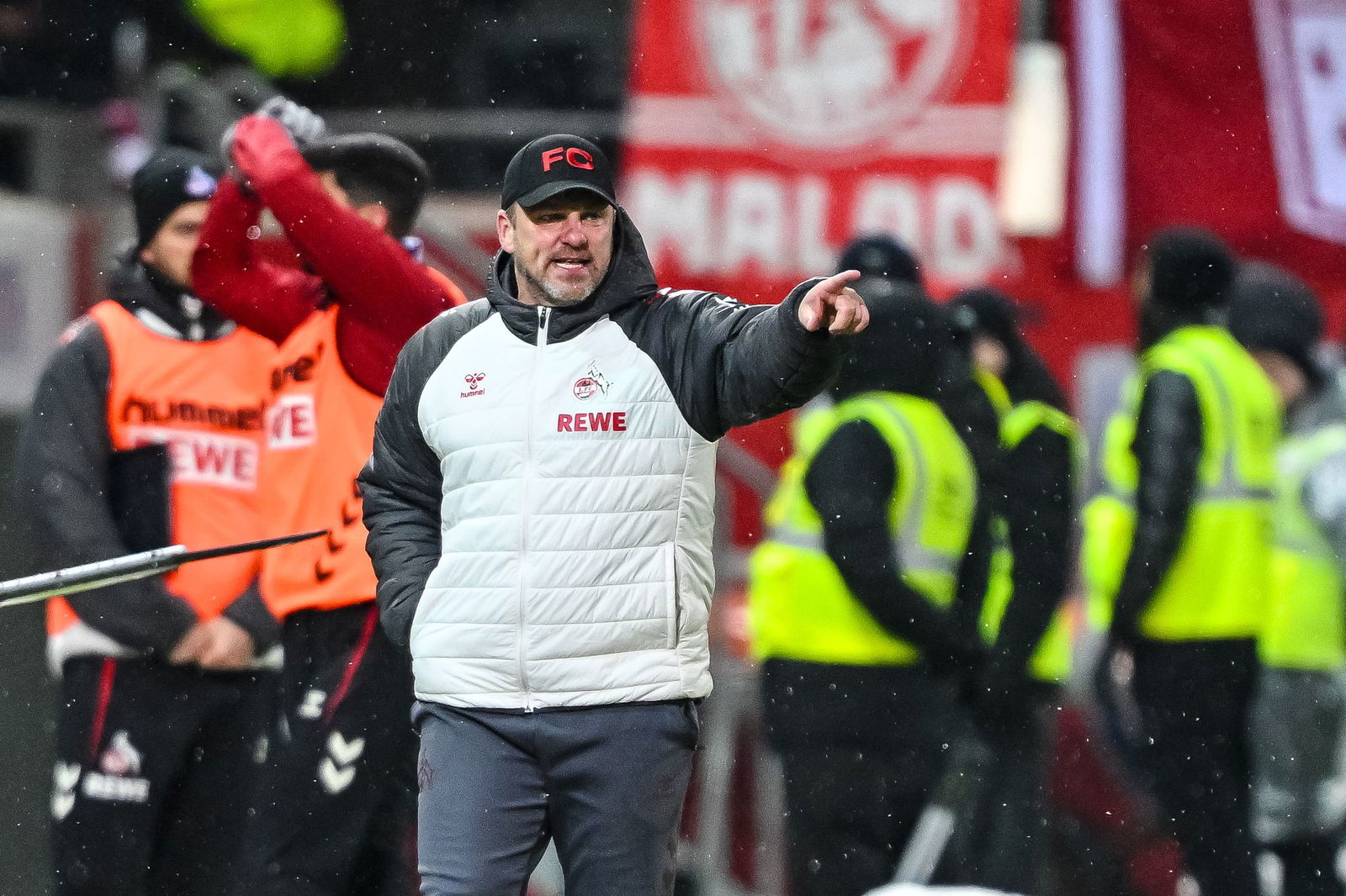 Nach dem 2:2 in Heidenheim muss Kwasniok seine Kölner auf das Spiel gegen den FC Bayern vorbereiten.