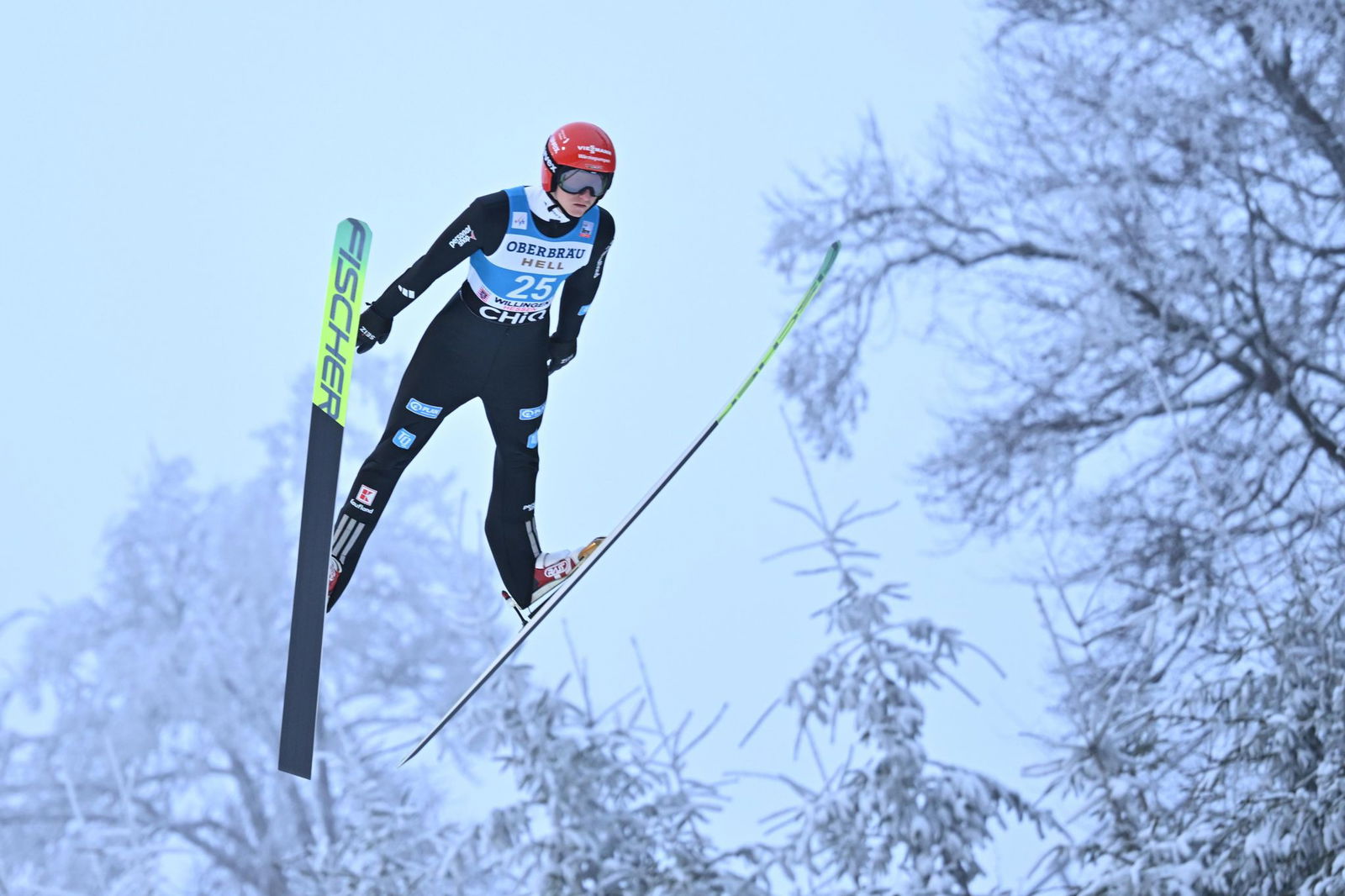 Karl Geiger springt auf Platz drei in Willingen.