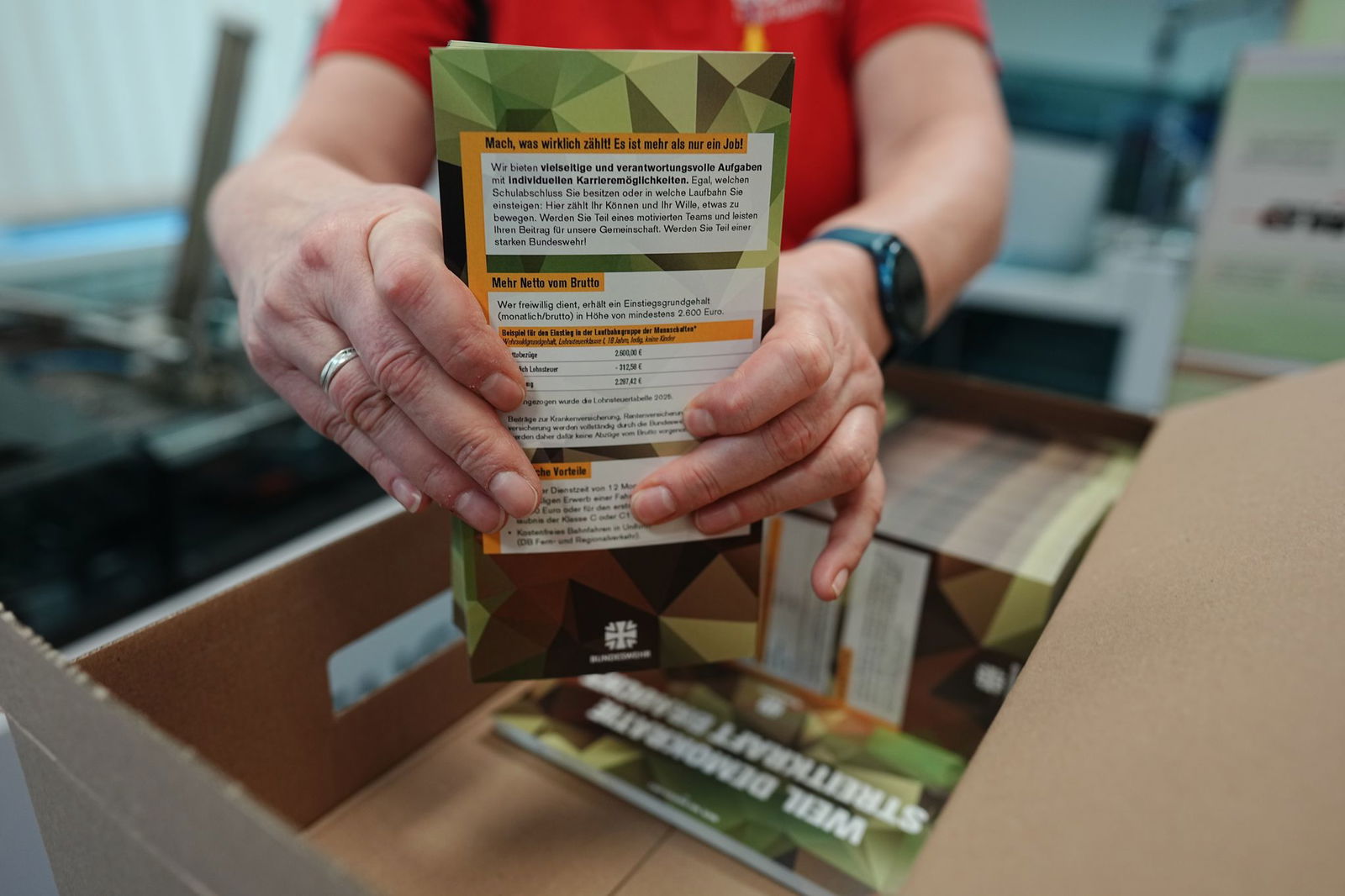 Neuer Wehrdienst - Erste Fragebögen werden verschickt