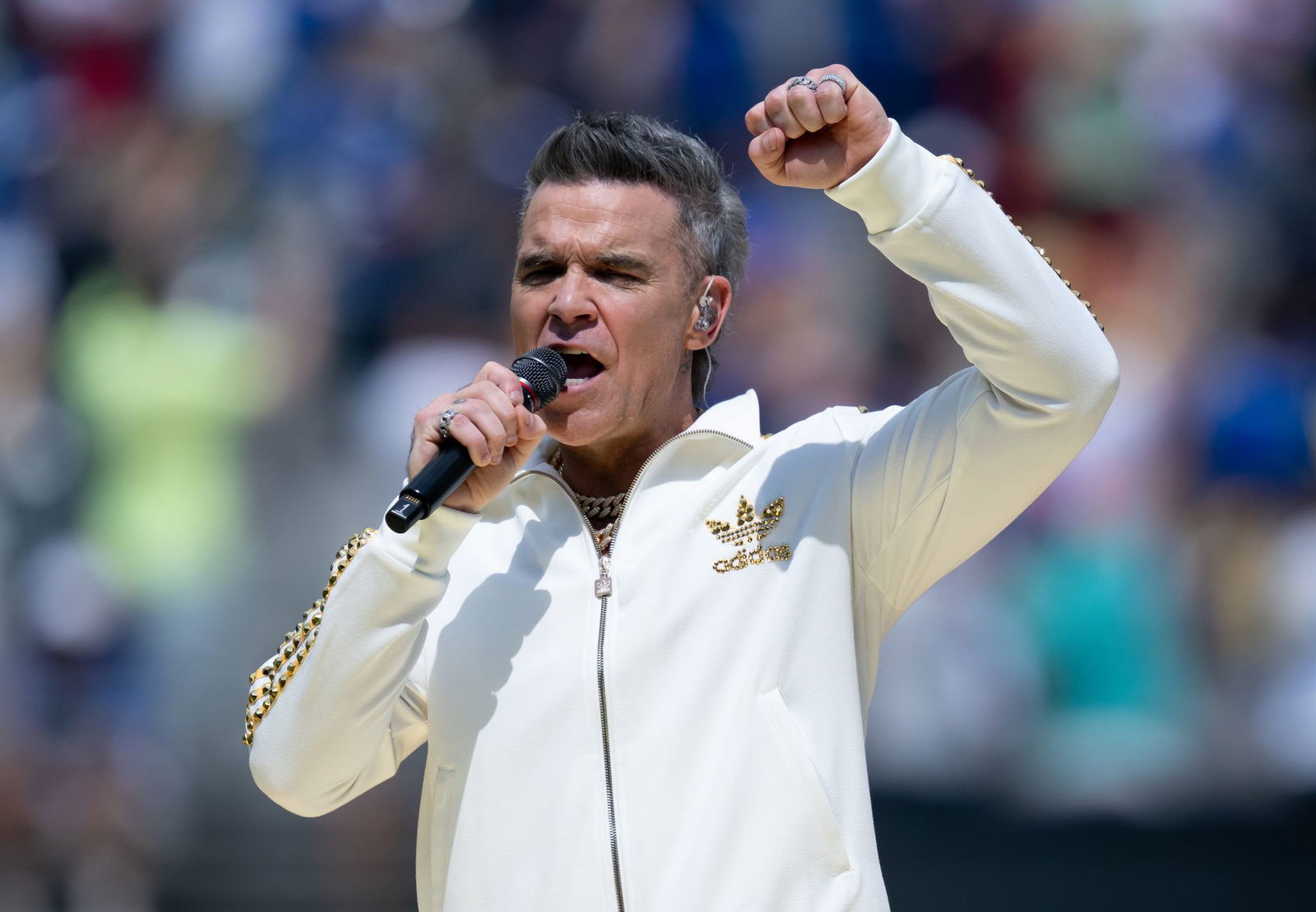 Robbie Williams überraschte seine Fans drei Wochen früher mit seinem neuen Album. (Archivbild)