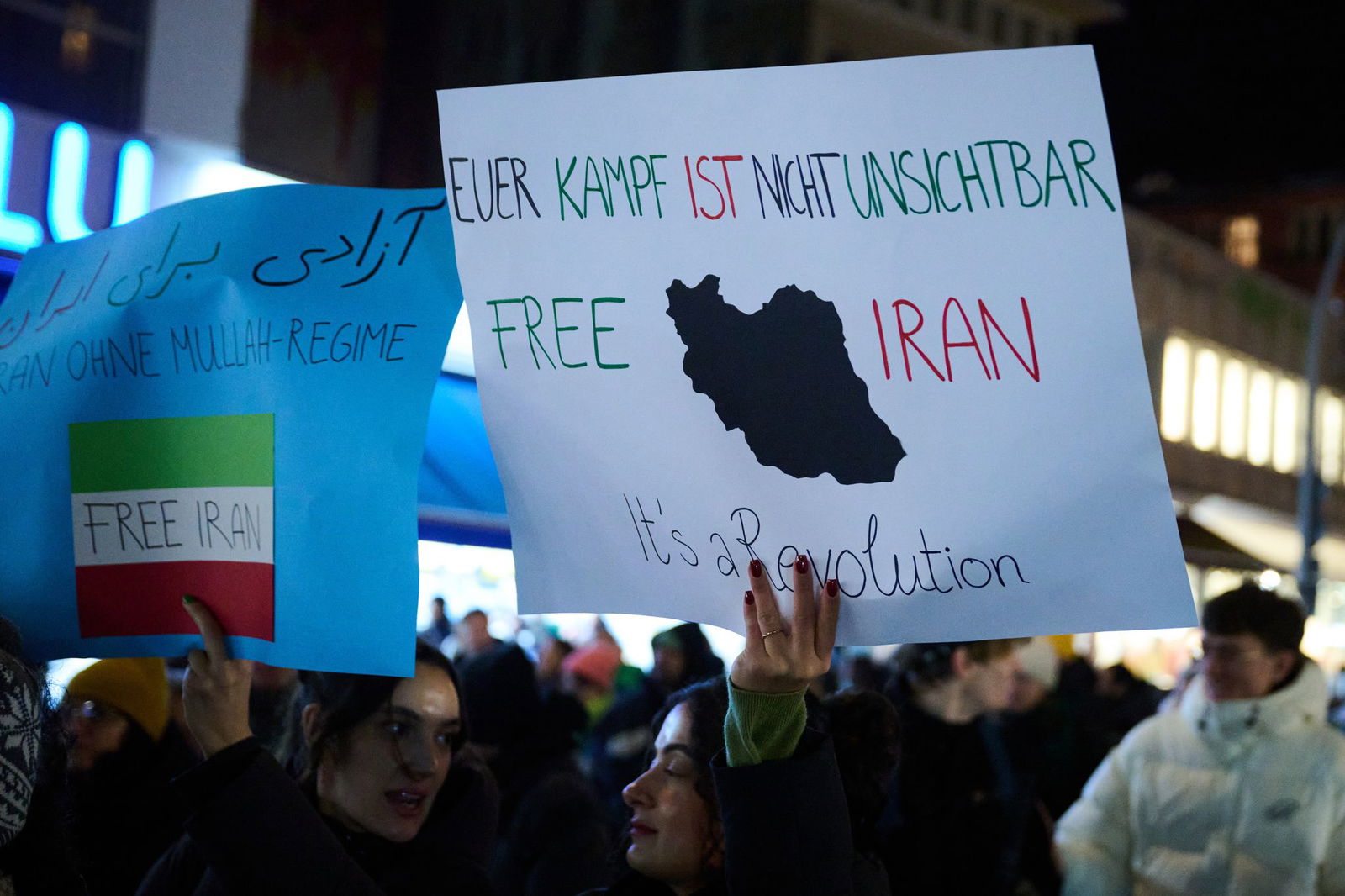 In Berlin wurde demonstriert unter dem Motto «Protest gegen die Todesmaschinerie der Islamistischen Republik Iran». 