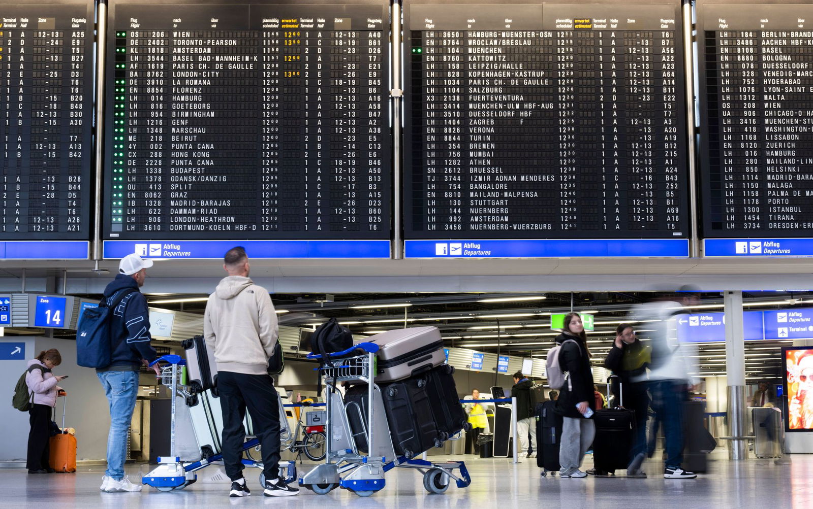 Am Frankfurter Flughafen gibt es an zwei Gates Durchsagen direkt auf Kopfhörer oder Hörgerät.  
