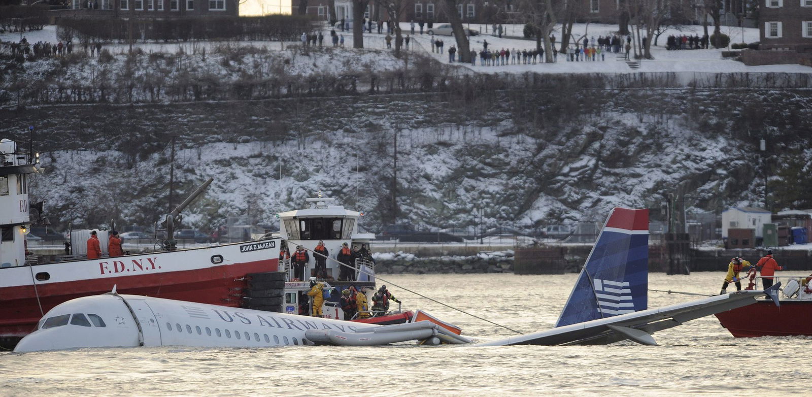Wie durch ein Wunder überleben alle 155 Menschen an Bord die Notlandung im Hudson River. (Archivbild) 