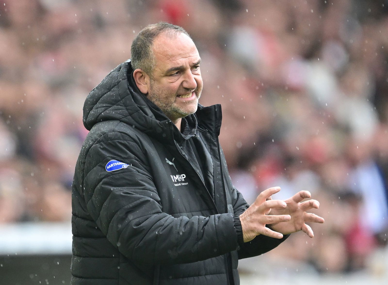 Bis Mai gilt es: Frank Schmidt will mit dem 1. FC Heidenheim den Klassenerhalt packen. (Archivbild)