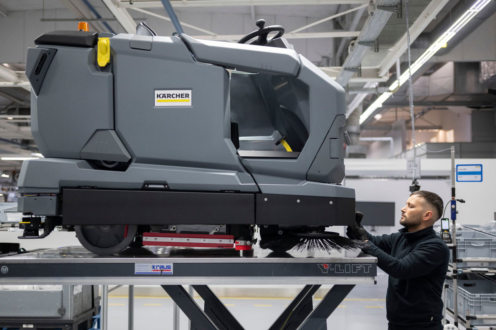 Der Markt sei von Kaufzurückhaltung bei den gewerblichen Kunden geprägt gewesen, teilte Kärcher mit.