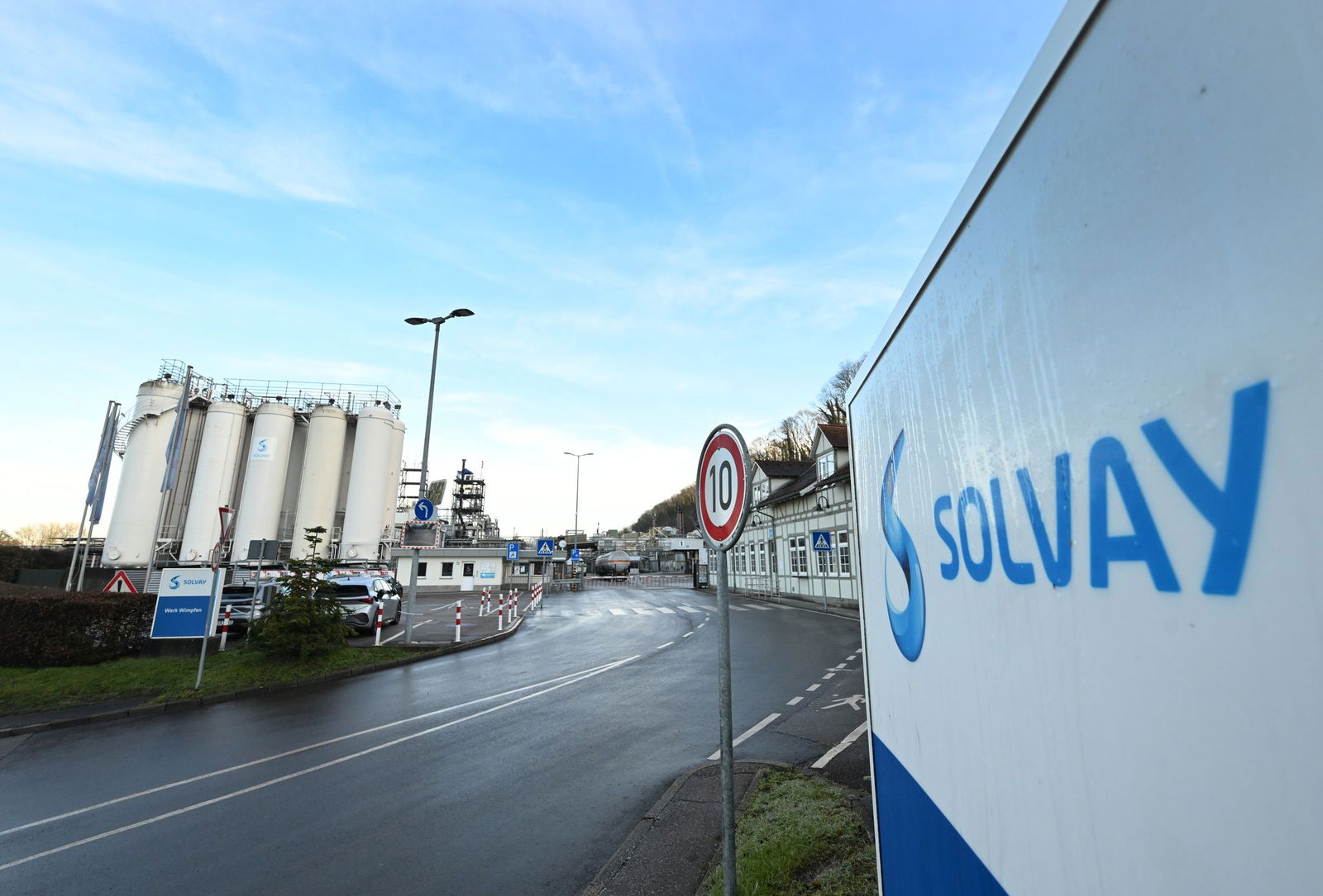 Das Werk des Unternehmens Solvay in Bad Wimpfen steht im Verdacht, Quelle der hohen Treibhausgas-Emissionen zu sein. Das Unternehmen ist das Einzige, das SF6 in Europa herstellt. (Archivbild)