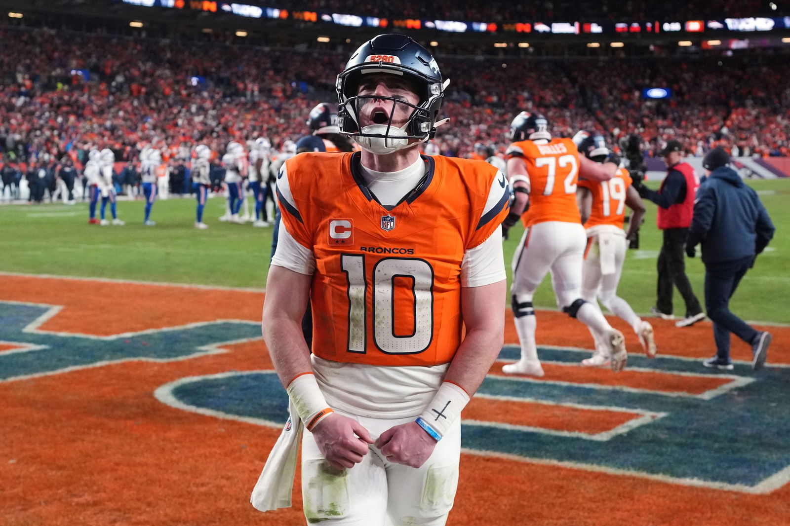 Bo Nix hat die Broncos zum ersten Playoff-Erfolg seit dem Super-Bowl-Sieg vor zehn Jahren geführt.