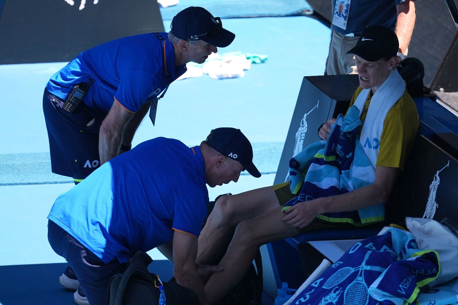 Jannik Sinner hatte im heißen Melbourne mit Krämpfen zu kämpfen.