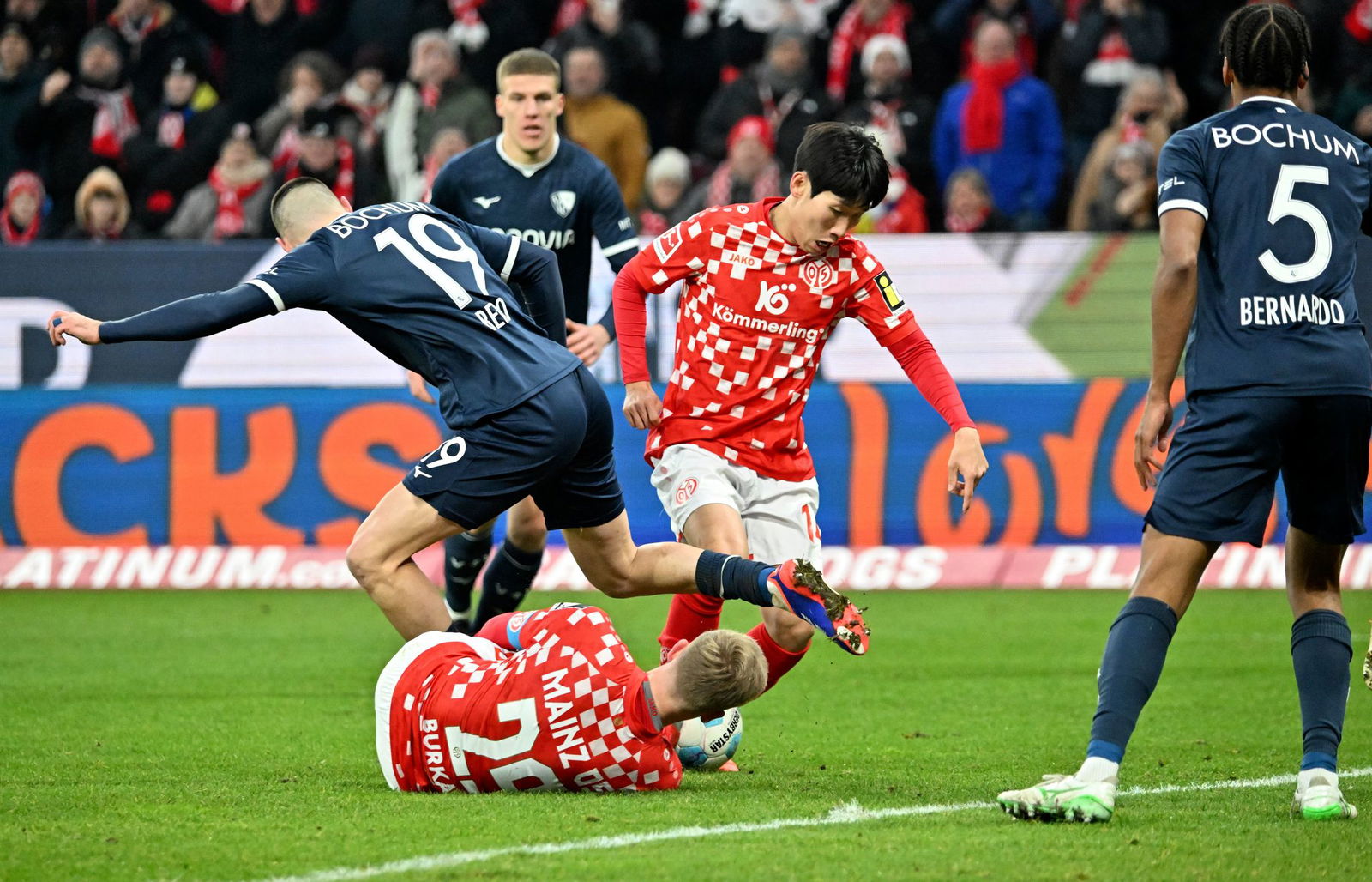 Gent statt Nantes: Hyun-seok Hong (M) soll nun in Belgien Spielpraxis sammeln. (Archivbild)