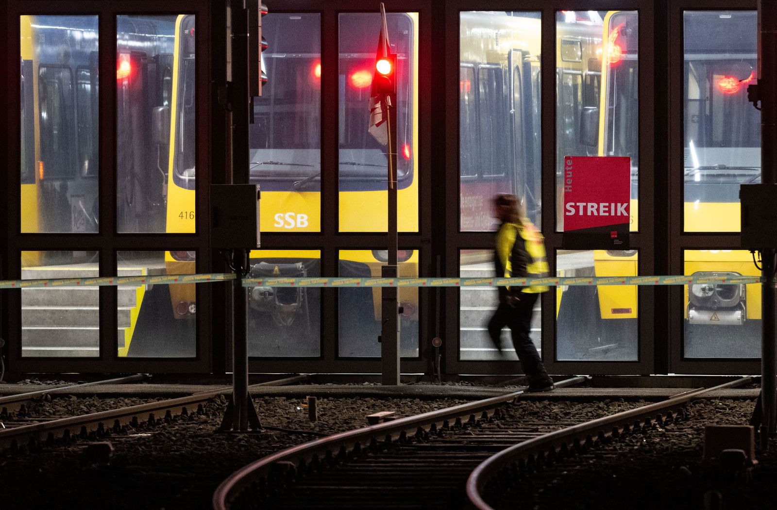 Im kommunalen Nahverkehr drohen wieder Warnstreiks in Baden-Württemberg. (Archivbild)