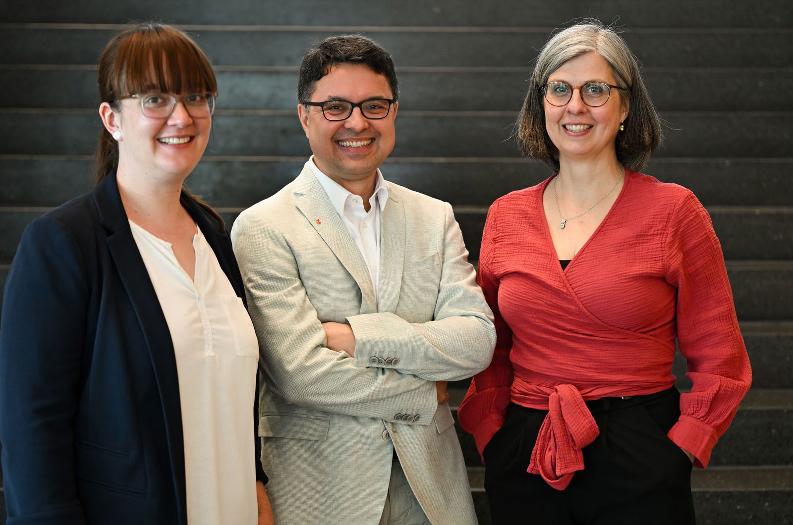 Kathrin Gröning (l-r), Stefan Jakobs und Christiane Herz, Vorstandsteam der Gewerkschaft Erziehung und Wissenschaft (GEW) Rheinland-Pfalz. Die GEW ruft die Lehrkräfte auf, sich nicht in ihr Schneckenhaus zurückzuziehen. (Archivbild)