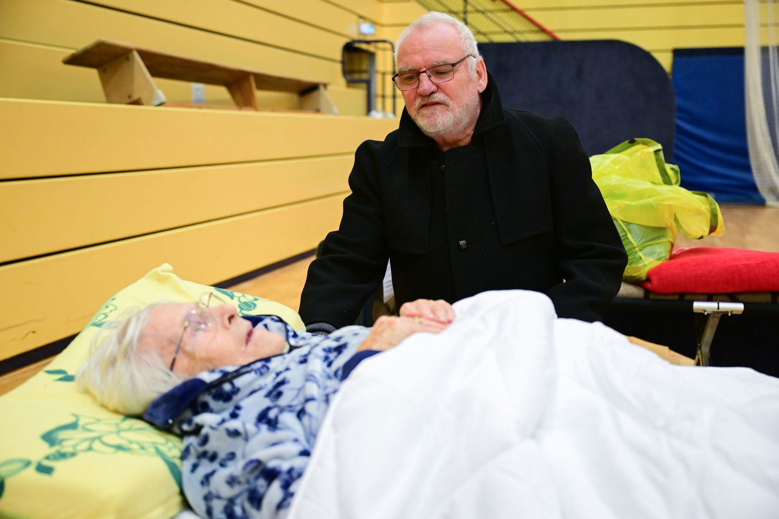 In einer Notunterkunft hat eine 97-Jährige Unterschlupf gefunden.   