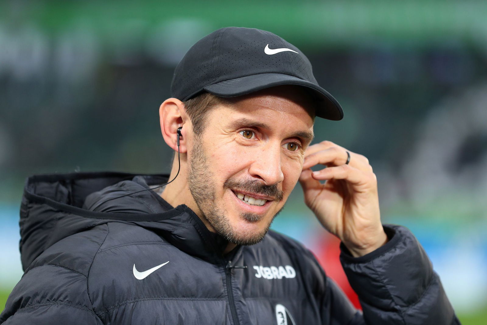 Freiburg und Trainer Julian Schuster empfangen am Samstag den HSV. (Archivbild)