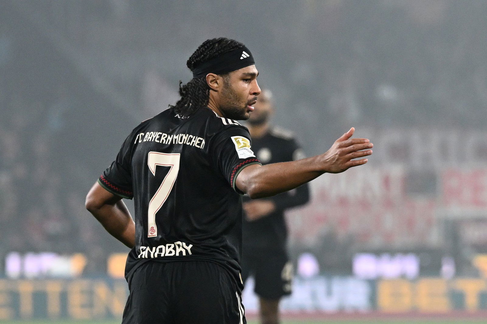 Gnabry erzielte ein irres Ausgleichstor zum 1:1 per Aufsetzer