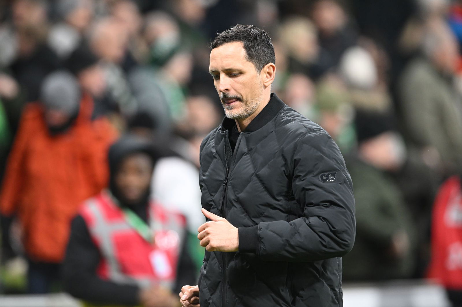 Konsequenzen für  Eintracht Frankfurts Cheftrainer Dino Toppmöller. 