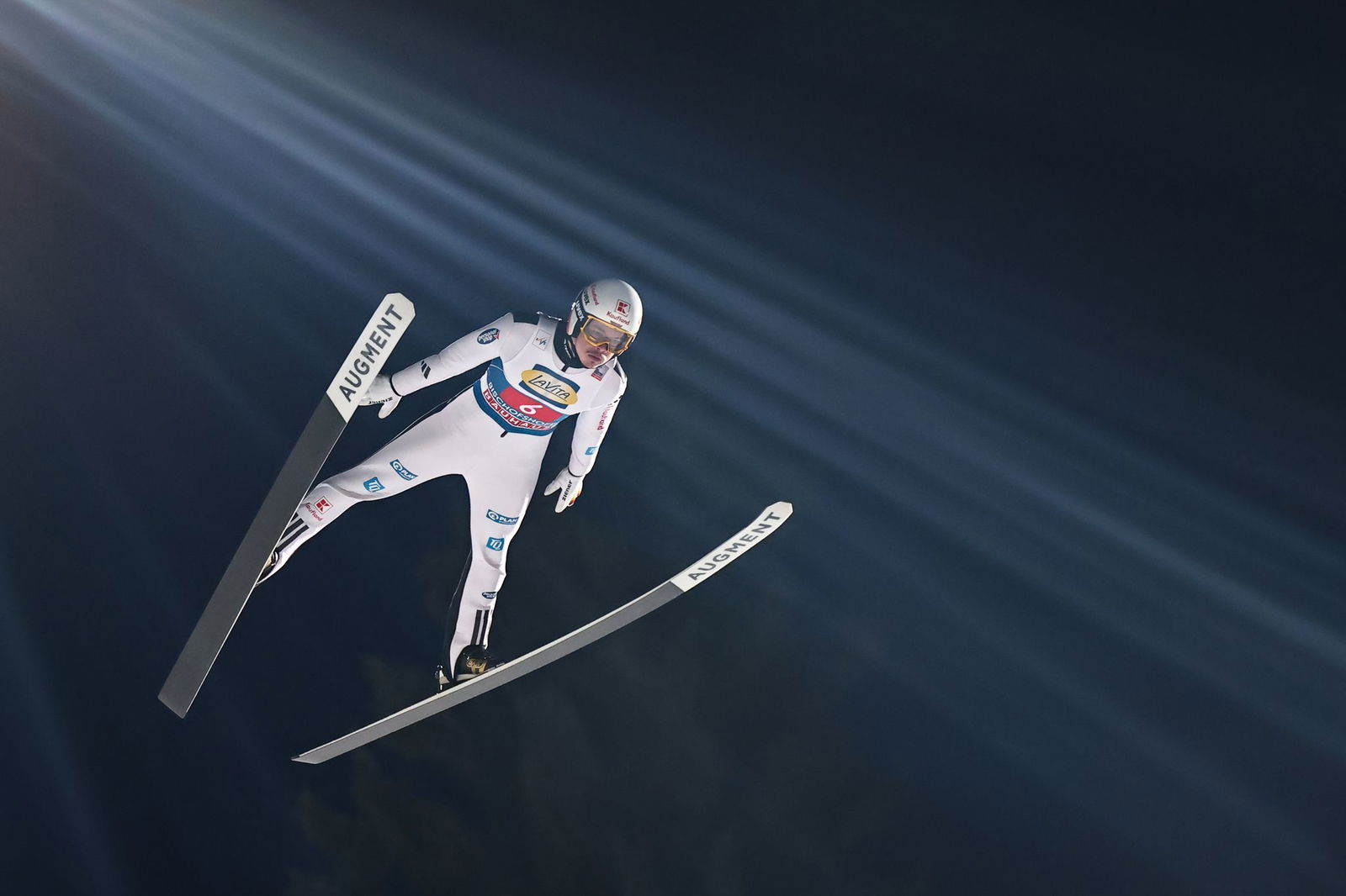  Philipp Raimund will beim Skisprung-Weltcup in Japan nach seiner Erkrankung wieder starten. (Archivbild)