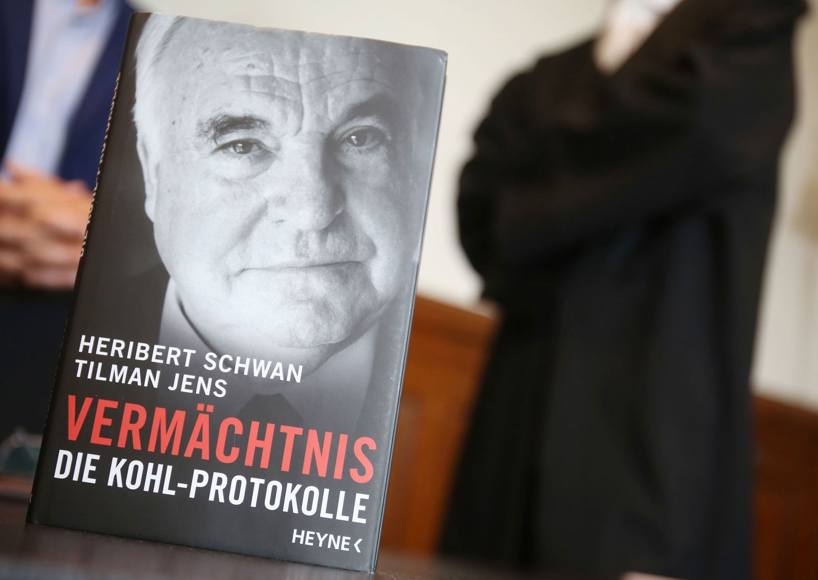 In dem Verfahren geht es auch um das Ansehen Kohls. (Archivbild)